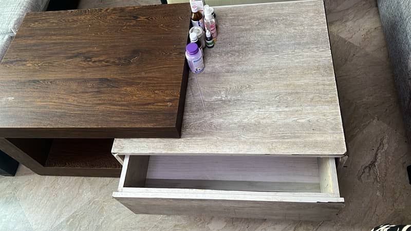 moveable Center table with 2 storage drawers 0