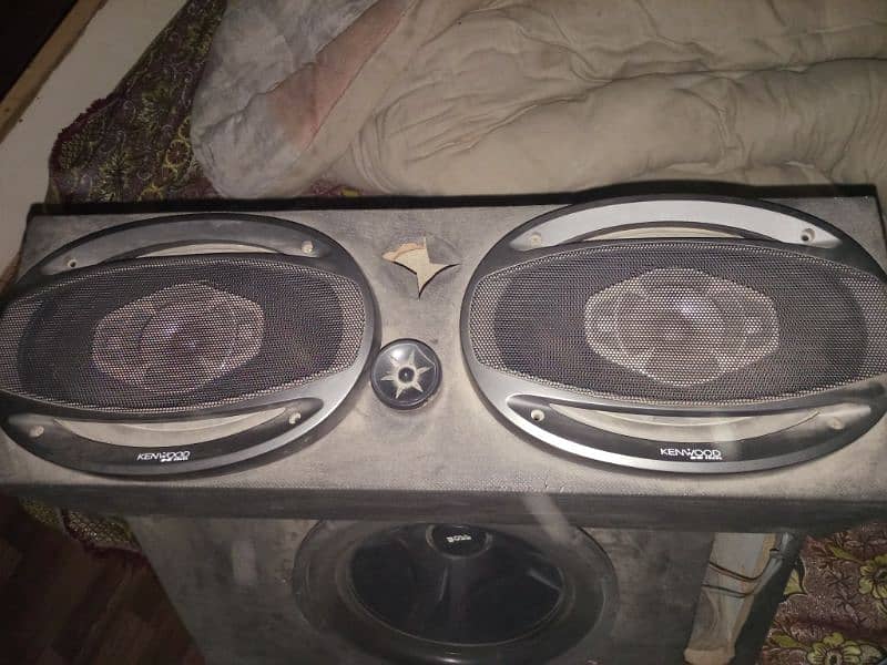 12 inch woofar ha 2 speaker han pati Bhi ha 1