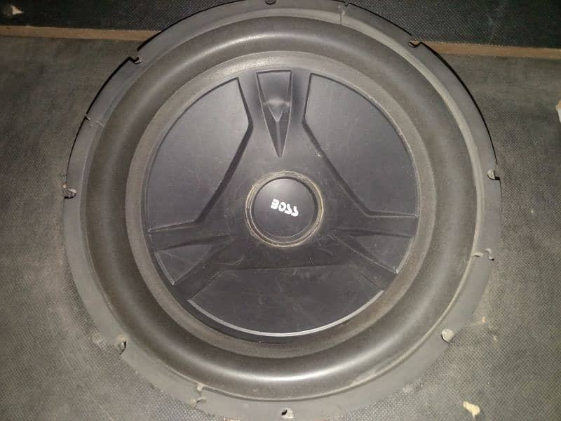 12 inch woofar ha 2 speaker han pati Bhi ha 3