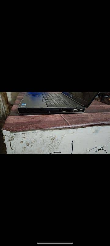 Dell Workstation. . . . core i7-1st gen. . . . 17 inch (2K). . . . . (0332-0037723) 3