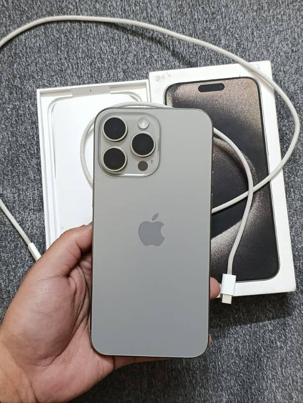 iphone 15 pro max 256gb JV (Natural Titanium) 0