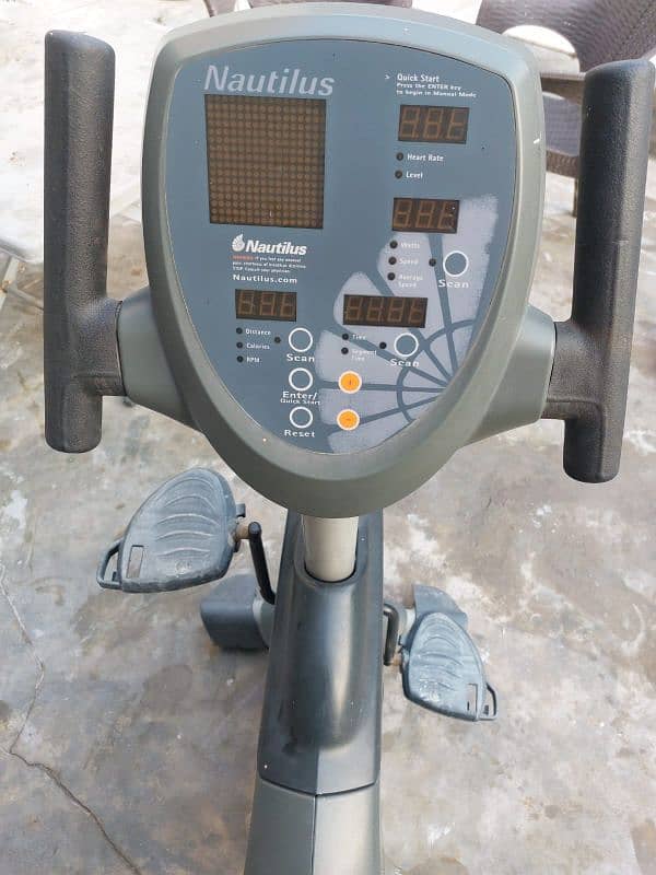 Nautilus NR 2000 Recumbent exercise bike 0