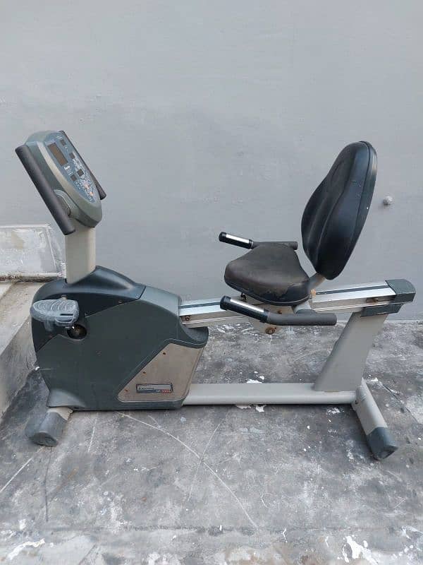 Nautilus NR 2000 Recumbent exercise bike 1