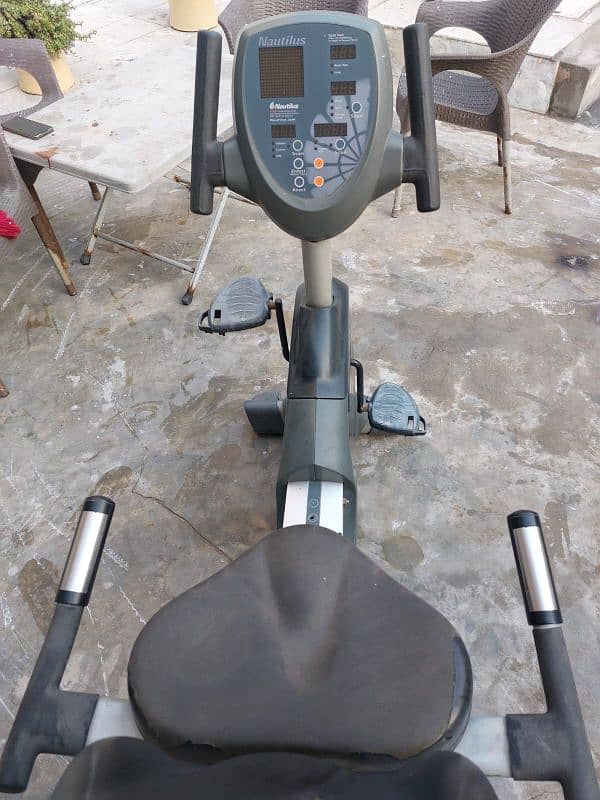 Nautilus NR 2000 Recumbent exercise bike 2