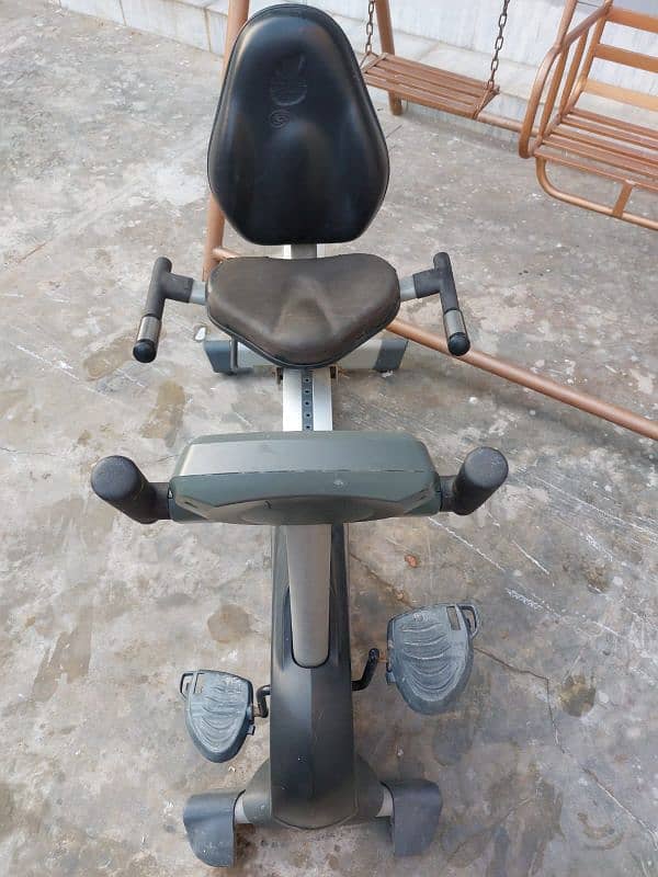 Nautilus NR 2000 Recumbent exercise bike 4