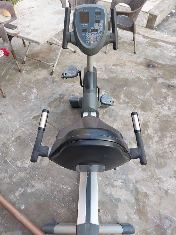 Nautilus NR 2000 Recumbent exercise bike 5