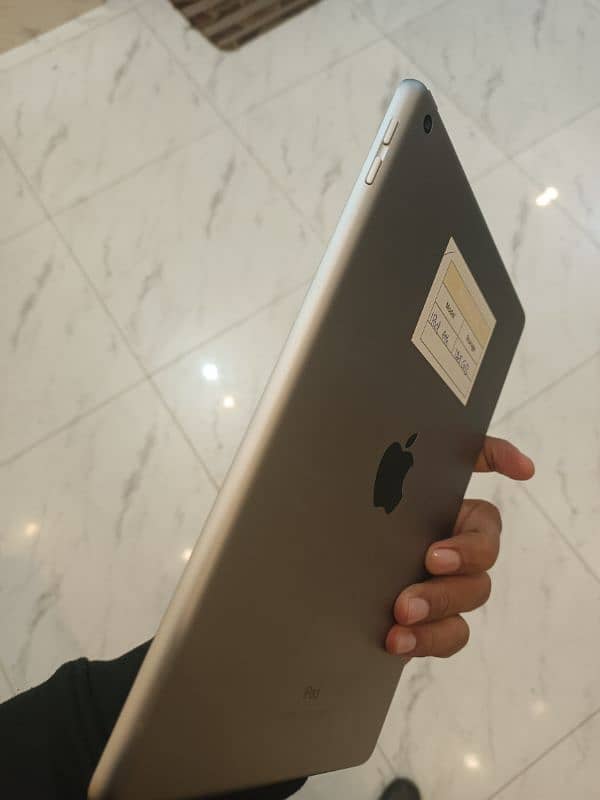 Ipad 6th gen 128GB 10/10 fresh import 2