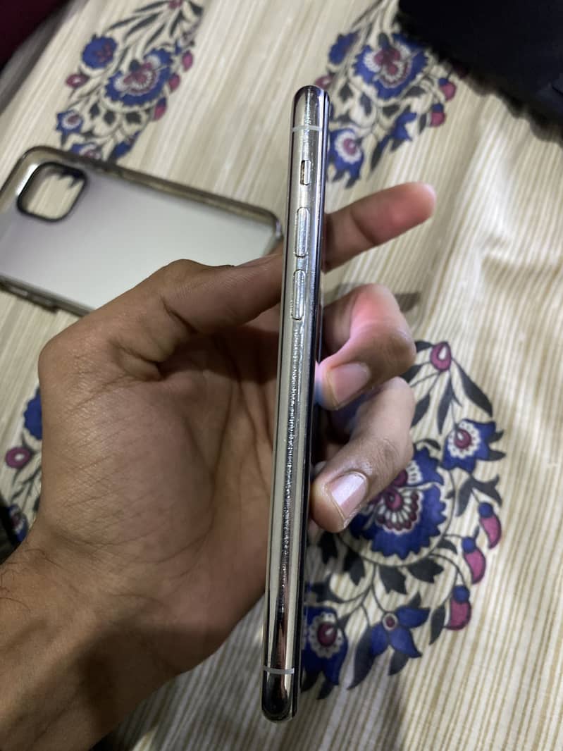 iPhone 11 Pro (JV) 5