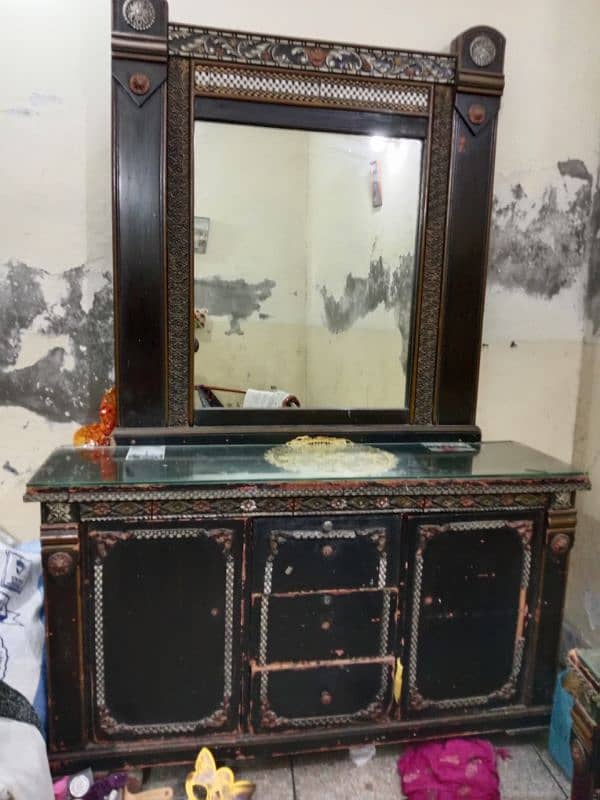 dressing table 0