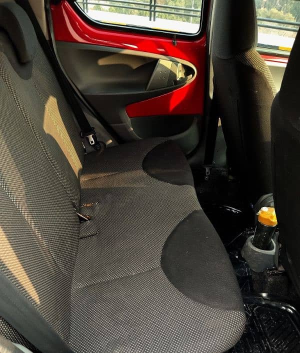 Toyota Aygo 2009/2014 in Genuine Condition 8