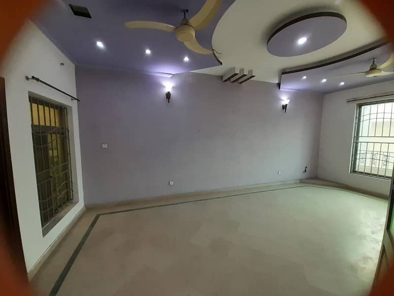 Stunning 12 Marla House Available For Sale In Gulshan e iqbal 18