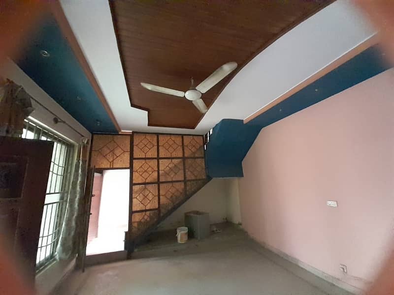 Stunning 12 Marla House Available For Sale In Gulshan e iqbal 39