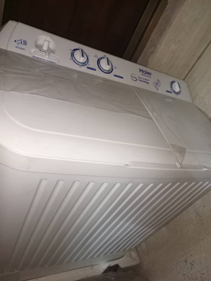 Semi-Automatic Twin Tub 10Kg Washing Machine 0