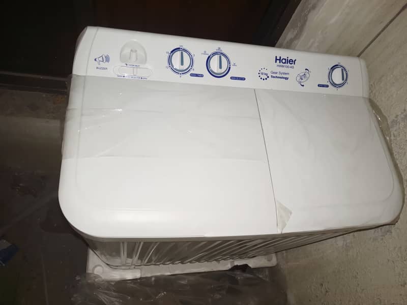 Semi-Automatic Twin Tub 10Kg Washing Machine 1