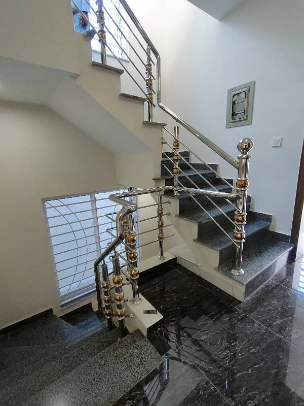 30x60 low price Park Face double story House for sale in G-13 Islamabad 0