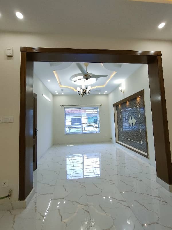 30x60 low price Park Face double story House for sale in G-13 Islamabad 11