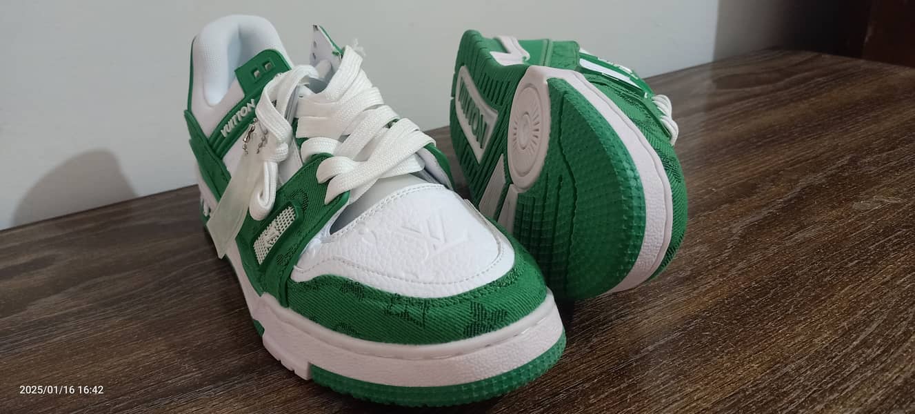 Louis Vuitton Green Mens Sneakers Shoes - Limited Edition 2