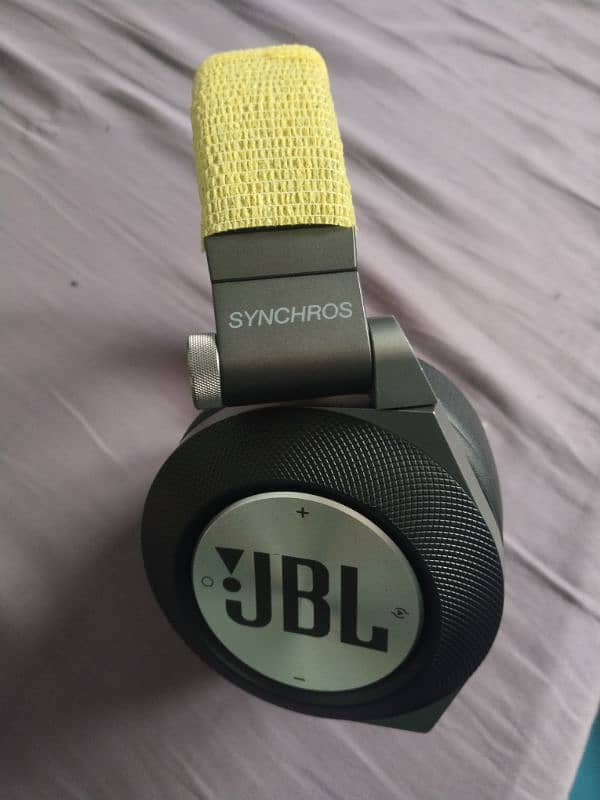 JBL E50 Bluetooth headphones like Bose 0