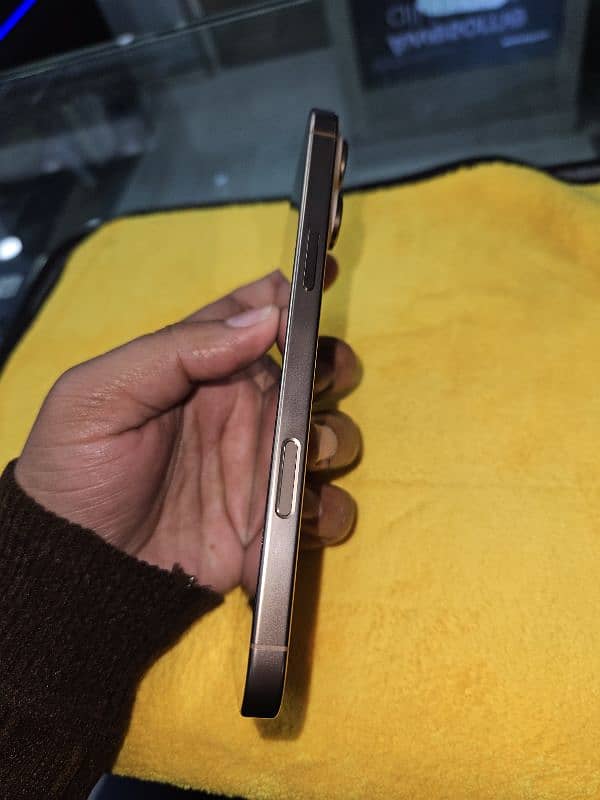 iphone 16 pro max 256gb non pta 3