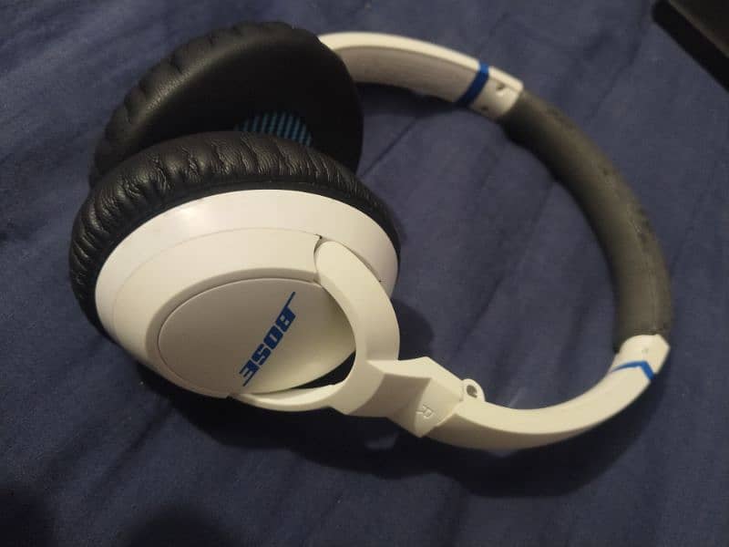 Bose soundtrue oe original Headphones 0