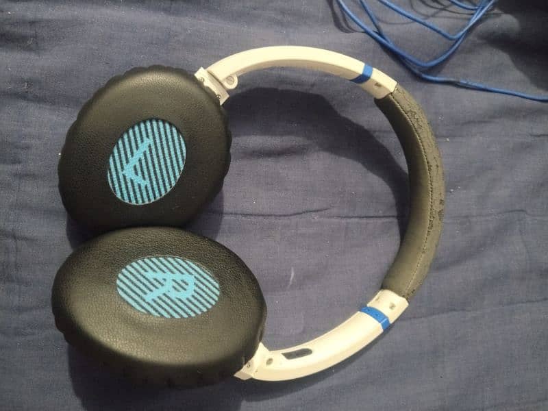 Bose soundtrue oe original Headphones 1