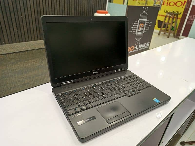 Dell Latitude 5540 0