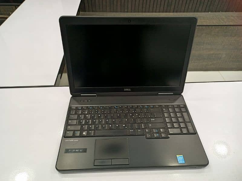 Dell Latitude 5540 2