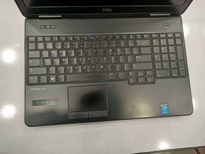 Dell Latitude 5540 4