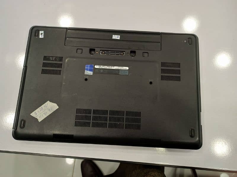 Dell Latitude 5540 8