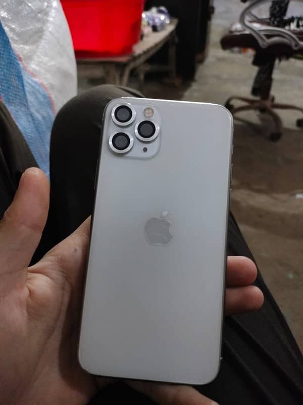 iphone 11pro 64gb non pta but sim working 0