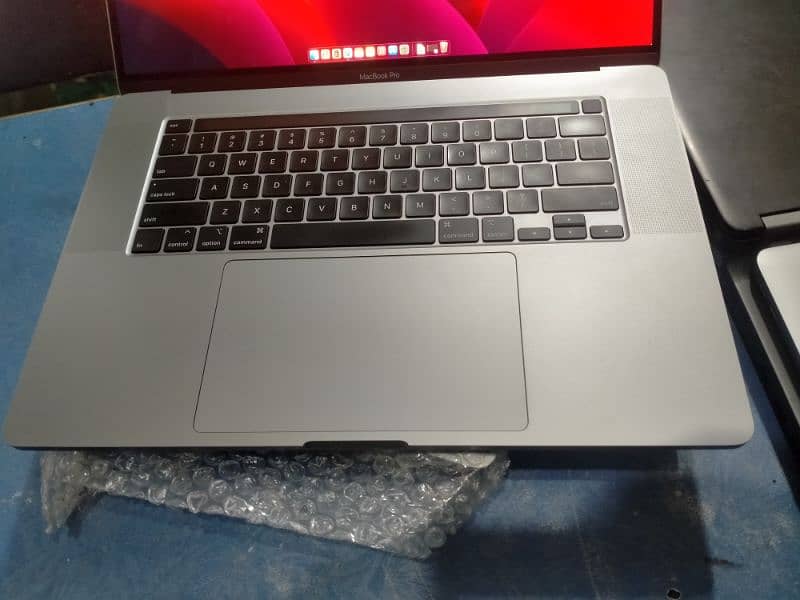 Apple MacBook Pro 2019 16" 16GB RAM 512GB Ram 2