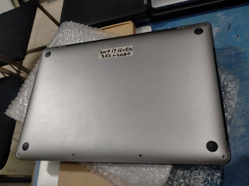 Apple MacBook Pro 2019 16" 16GB RAM 512GB Ram 3