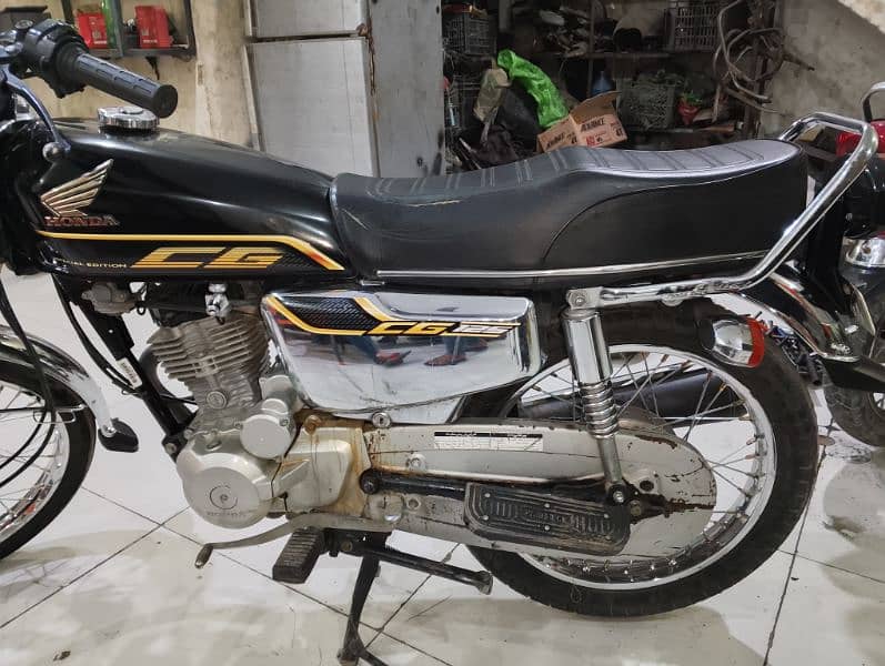 Honda CG 125 special edition 3