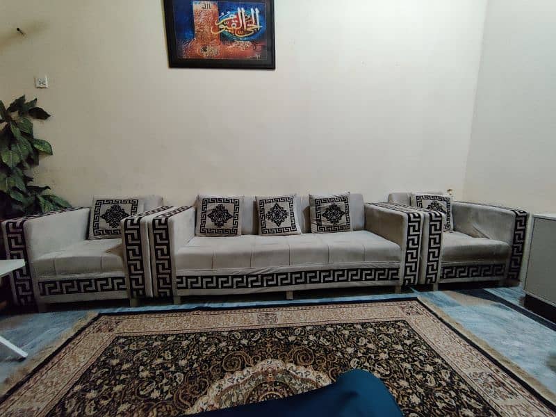 5 Seater Sofa for sale 3