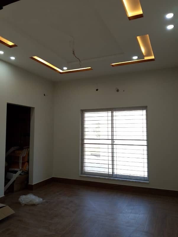 10 Marla House For Sale In Paragon City Lahore 8