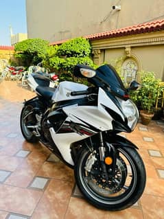 Suzuki GSXR600 2013