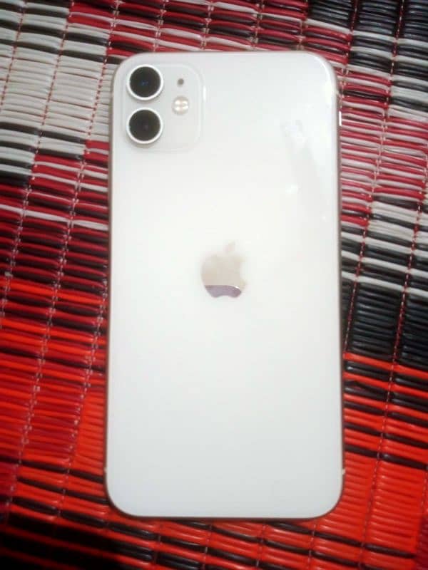 condition 10 by 10 white colour original condition 64 GB 5