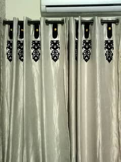 New Conidion Curtains 4 Pis Sale what's up numbr O3O6 6669308