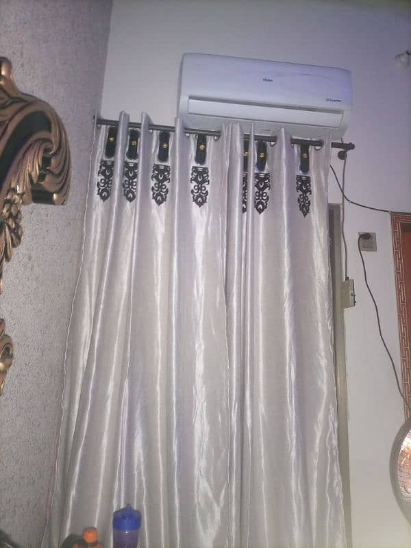 New Conidion Curtains 4 Pis Sale what's up numbr O3O6 6669308 1