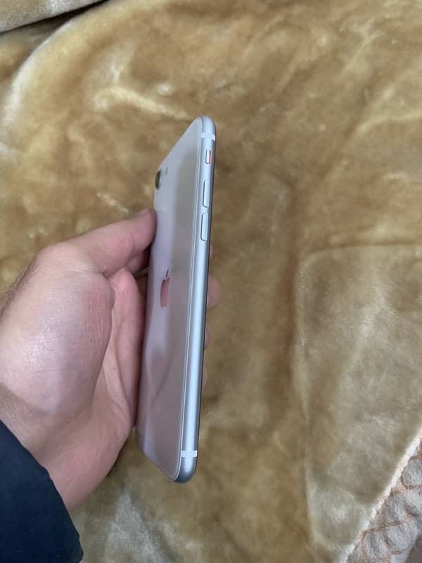 Iphone SE 2020 64GB PTA Approved 2