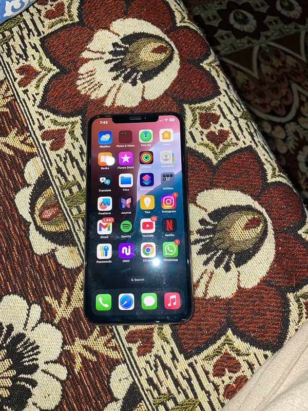 iphone xs max 1