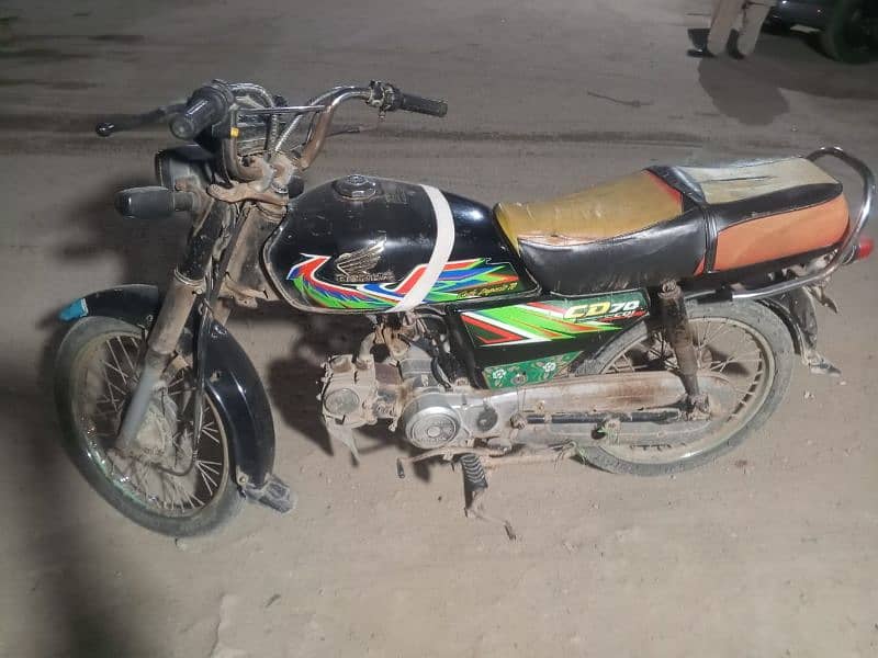 Honda CD 70 model 2021 1st owner karachi number 4