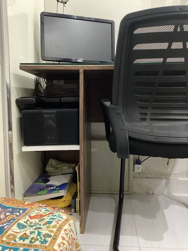 Study table and chair for sale 3