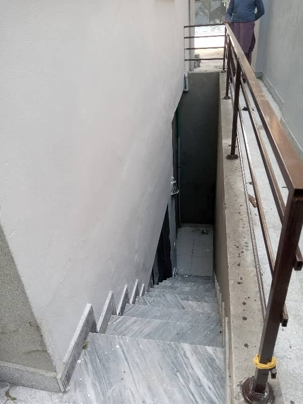 1 KANAL CORNER HOUSE FOR RENT WITH FULLY BASEMENT 3