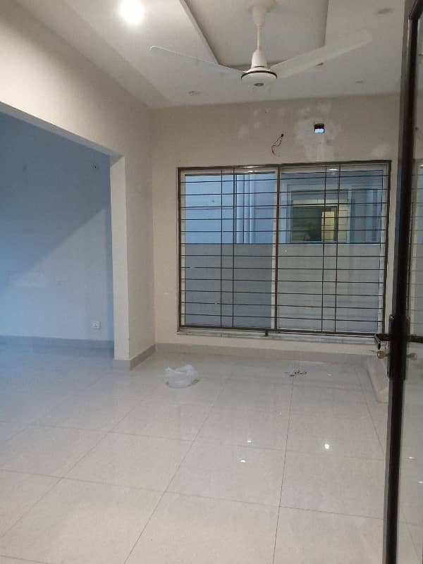 10 MARLA UPPER PORTION FOR RENT 1