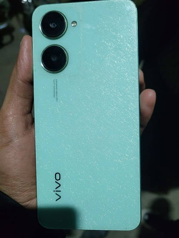 vivo y03 urgent sale panel crack ha or original Nahi ha 10 by 7 ha 2