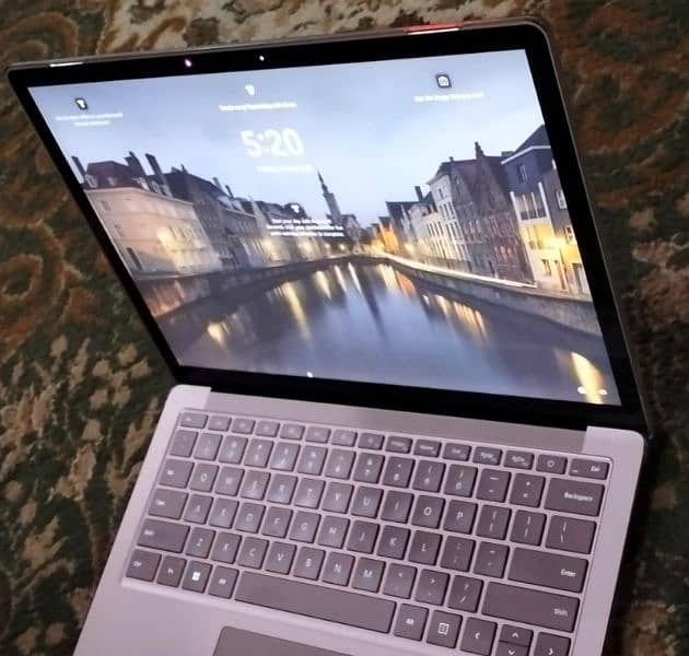 Microsoft surface Ryzen 5 6