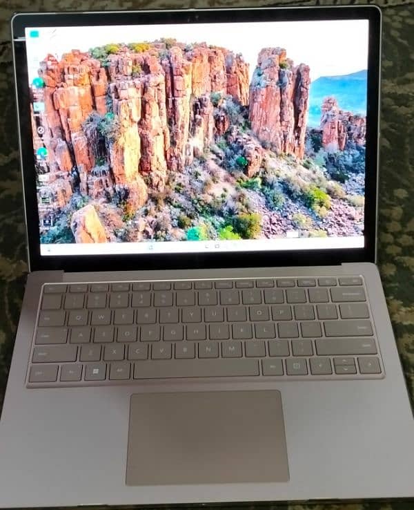 Microsoft surface Ryzen 5 11