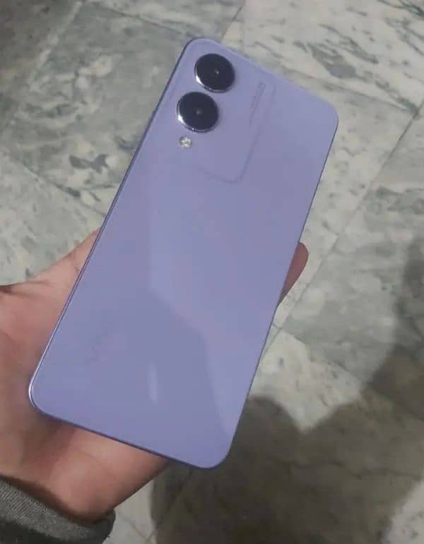 Vivo Y17s 1