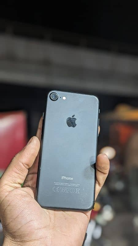 I phone 7 (128GB) Pta approved good condition 10/9.5 0